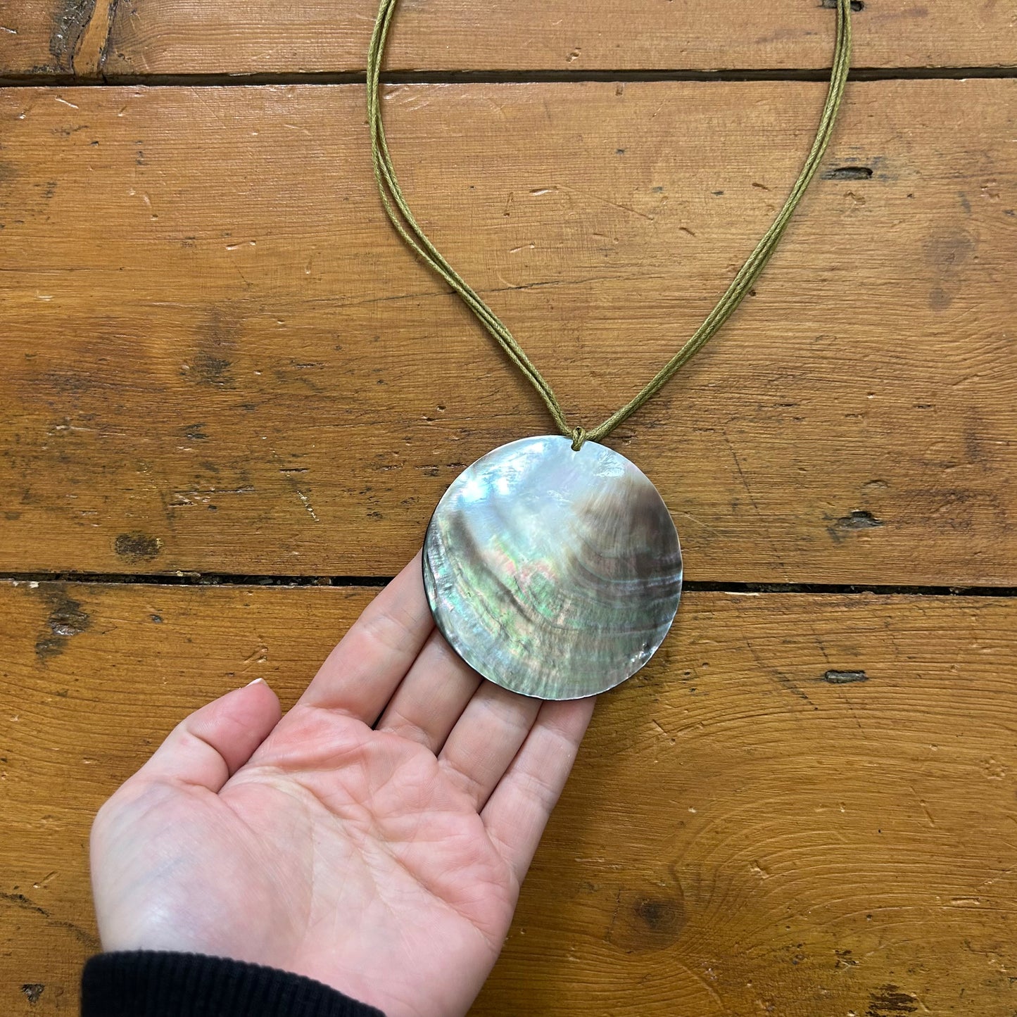 vintage 00s shell string necklace