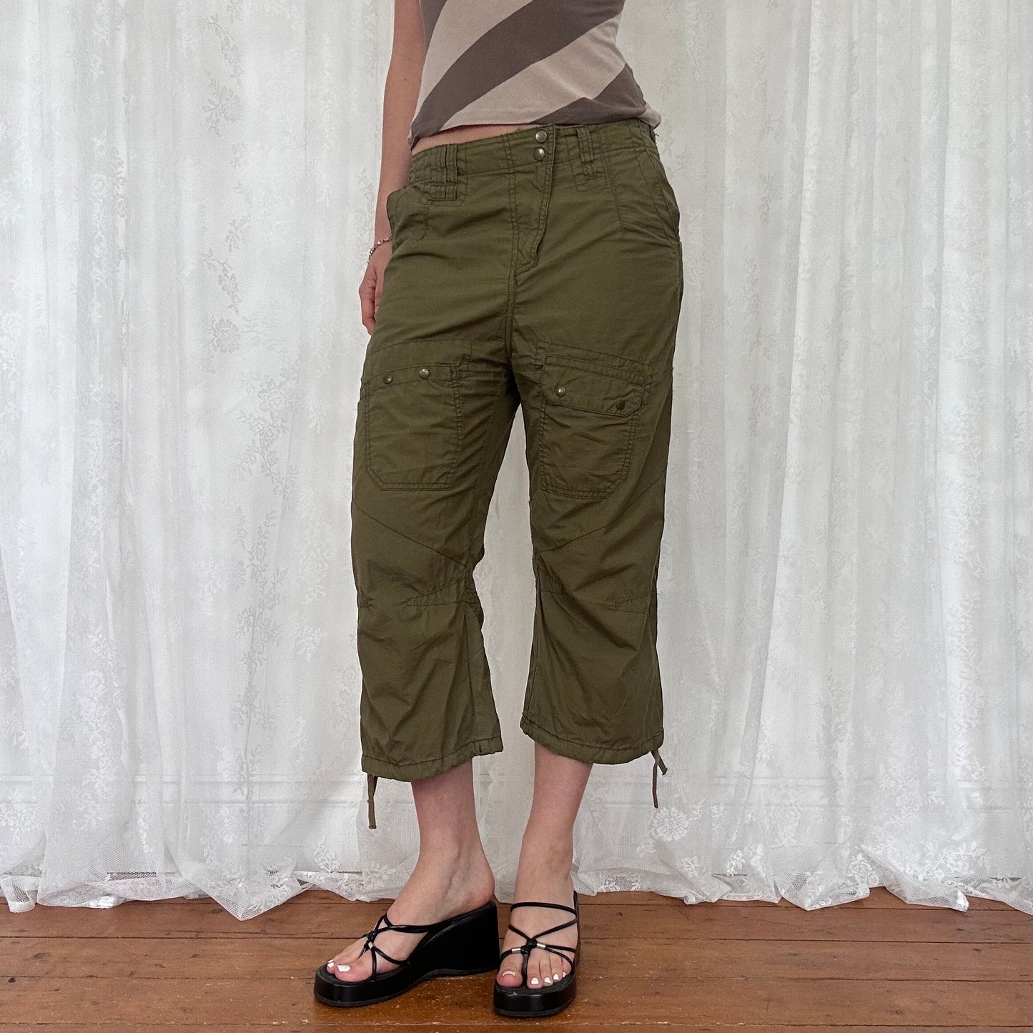 vintage 00s khaki cargo capris pants