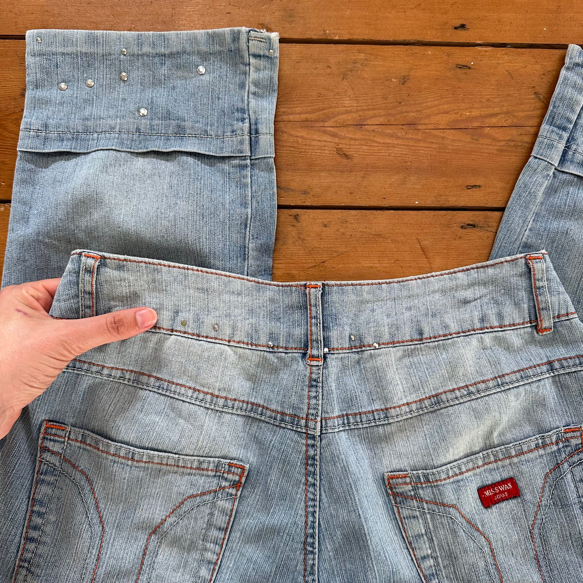 vintage 00s light wash denim capri pants