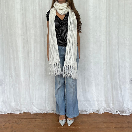 vintage 00s white knitted scarf