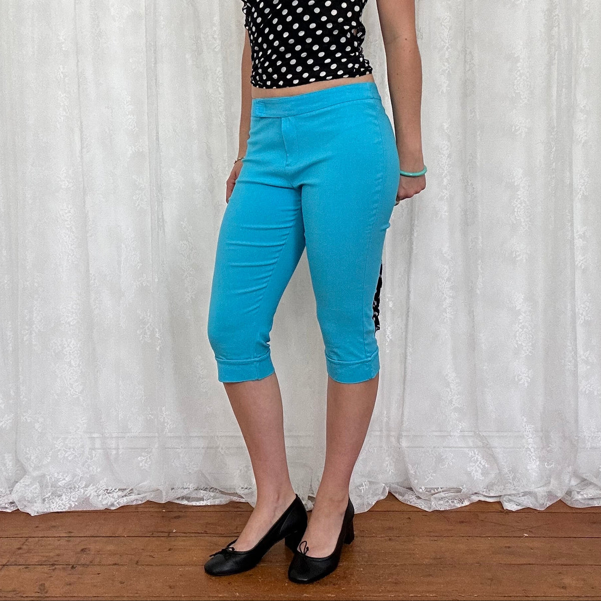 vintage 00s bright blue fitted capri trousers