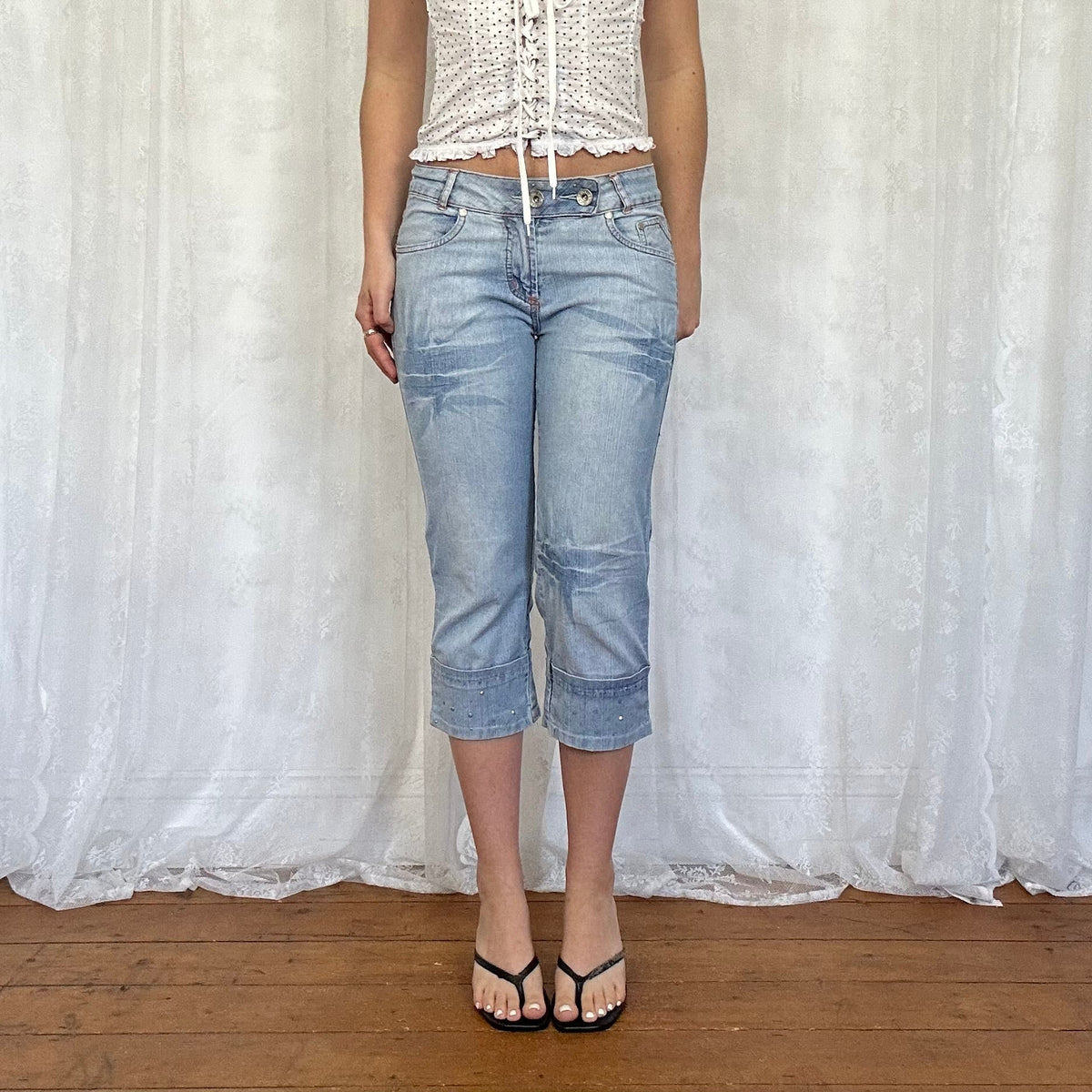 vintage 00s light wash denim capri pants