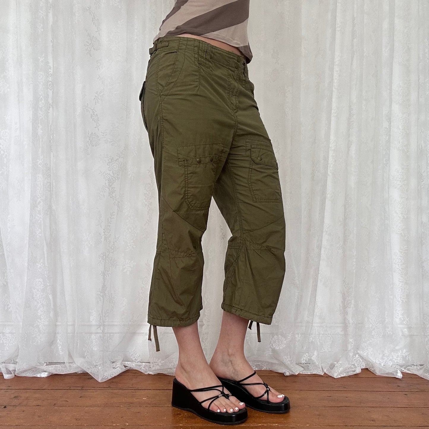 vintage 00s khaki cargo capris pants