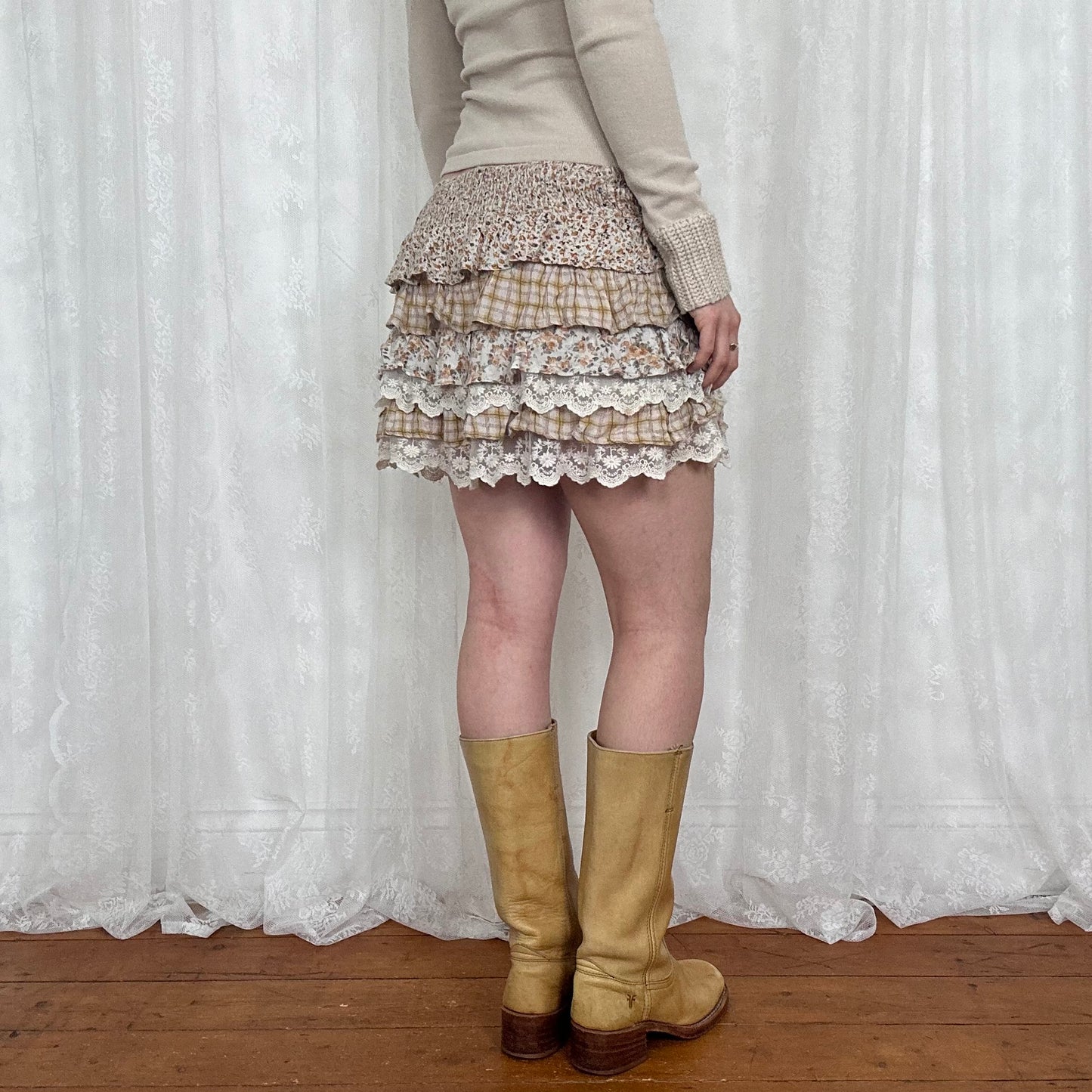 vintage 00s floral ruffle mini skirt