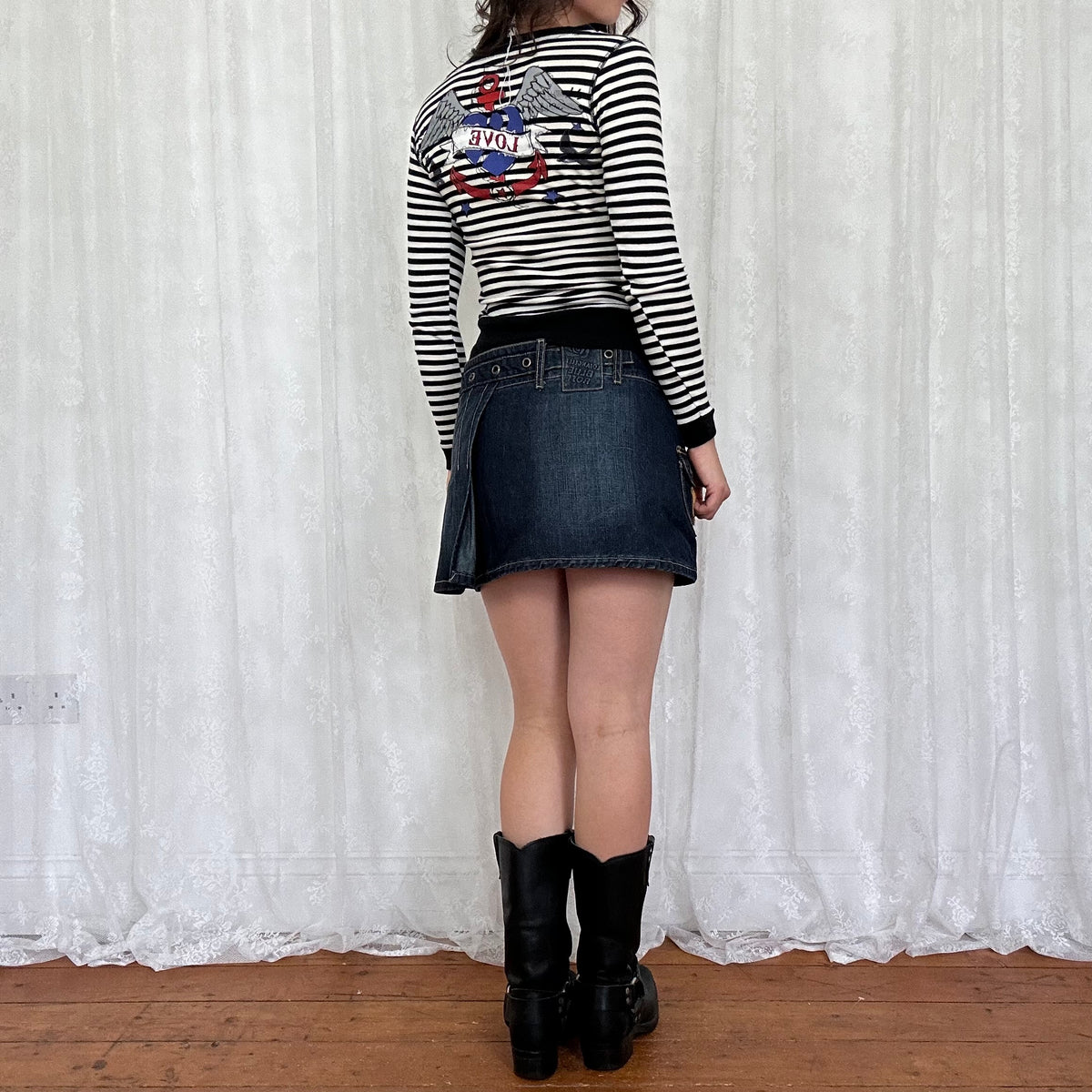 vintage 00s black and white striped long sleeve with back graphic