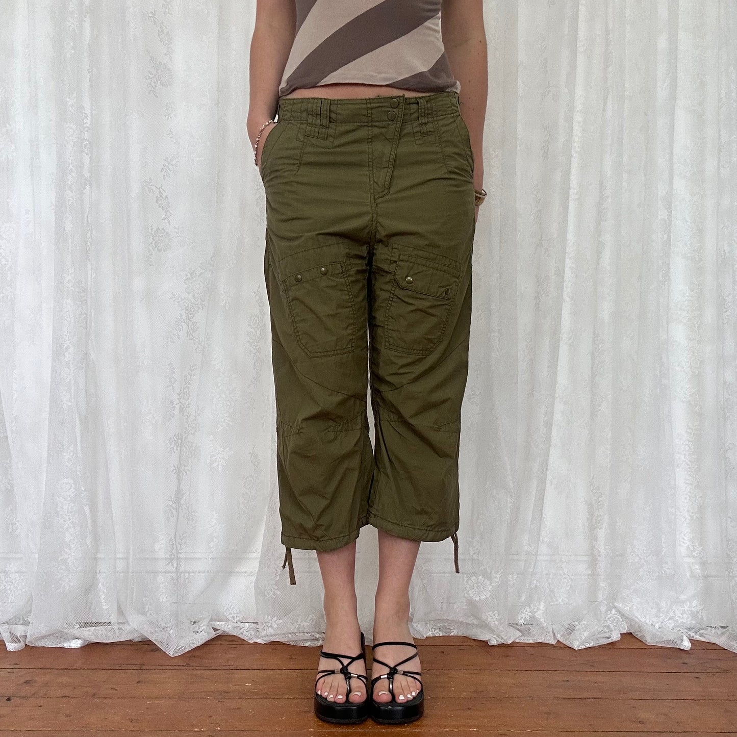 vintage 00s khaki cargo capris pants