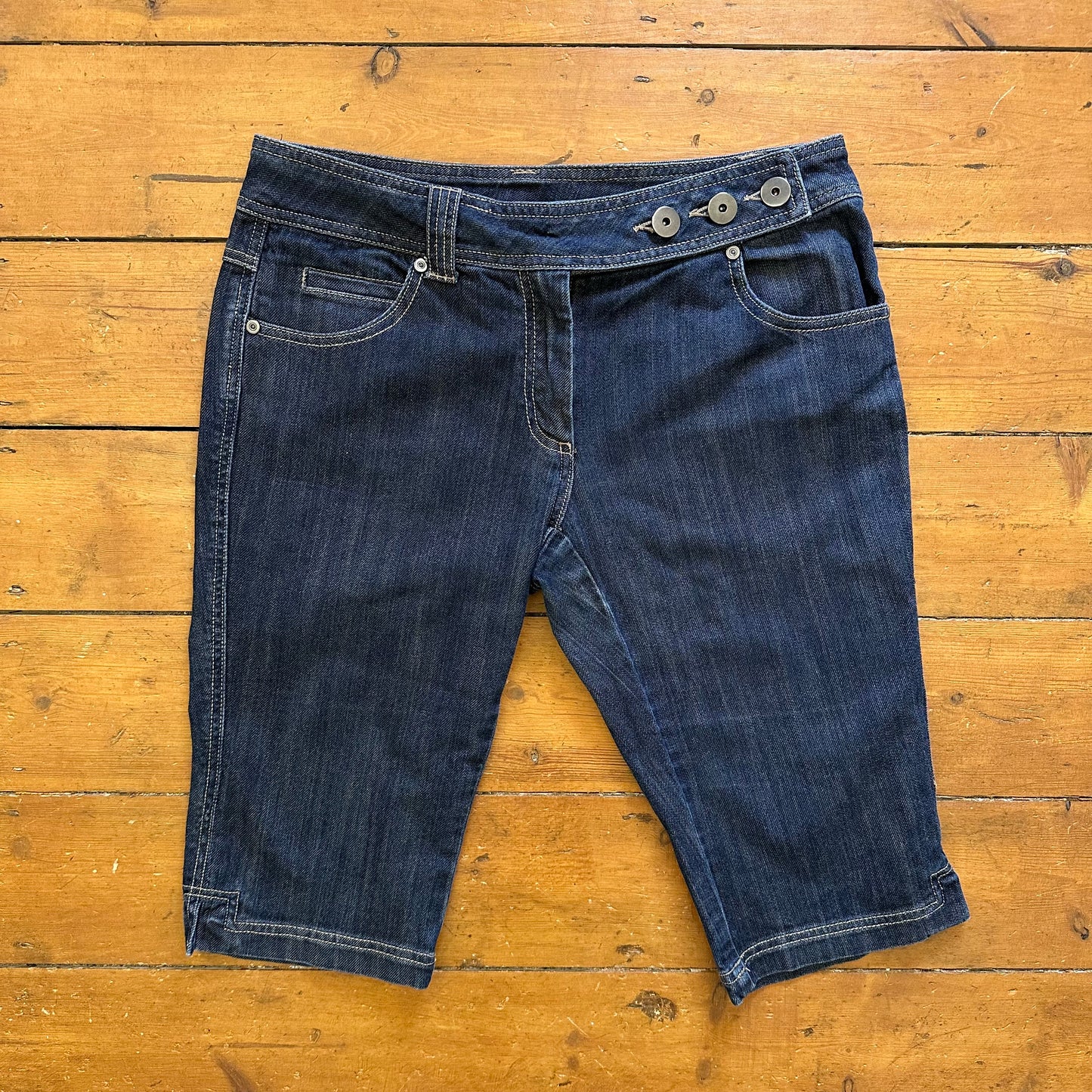 vintage 00s dark wash denim capri pants