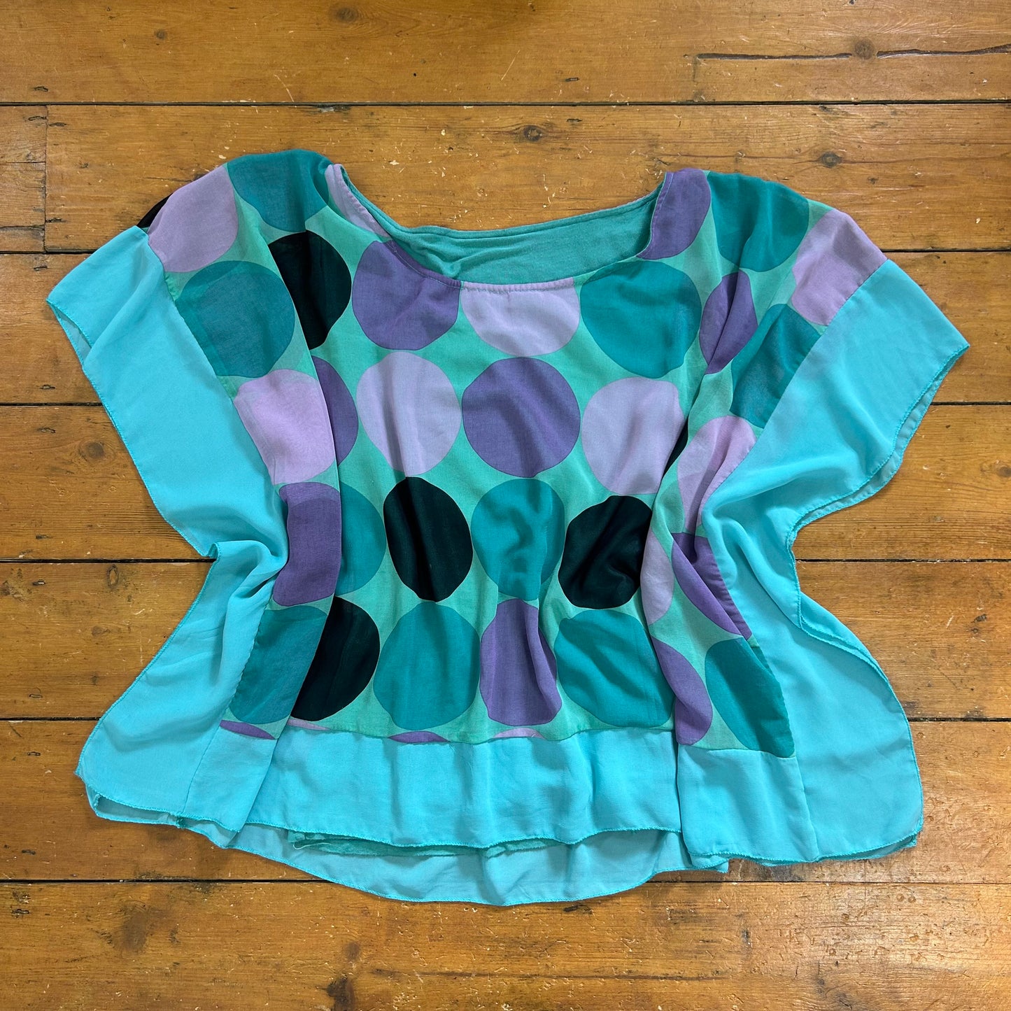 vintage 00s purple and blue patterned batwing top