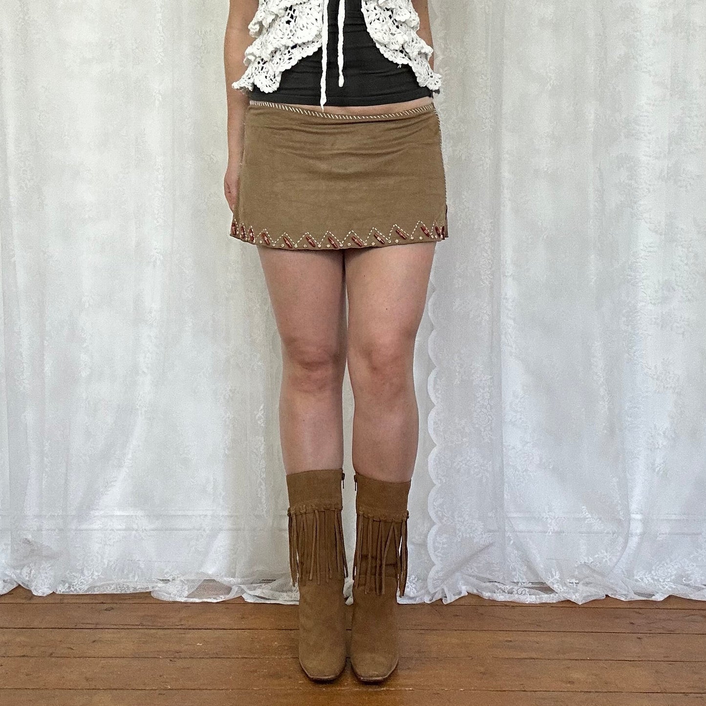 vintage 00s brown tassle heeled boots