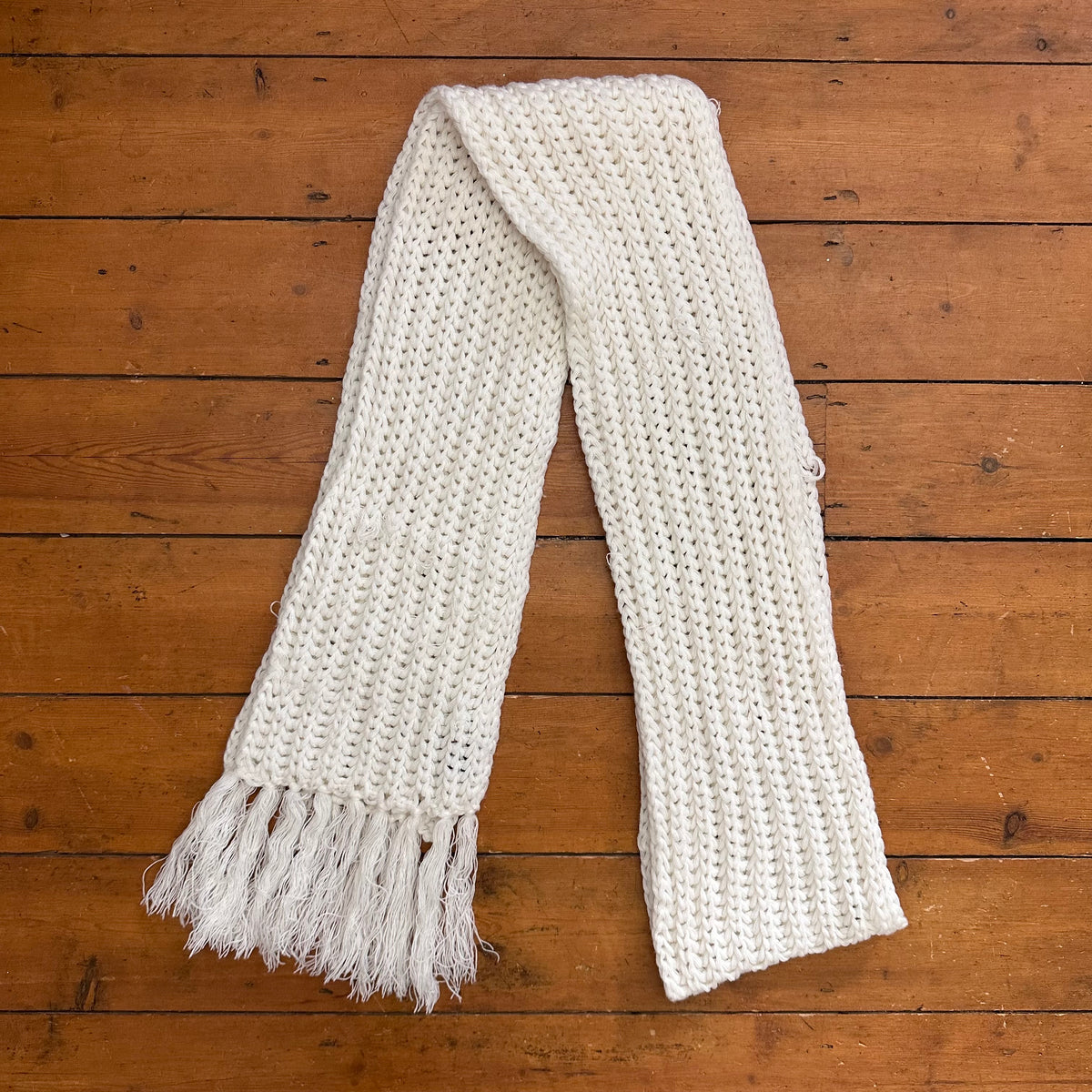 vintage 00s white knitted scarf