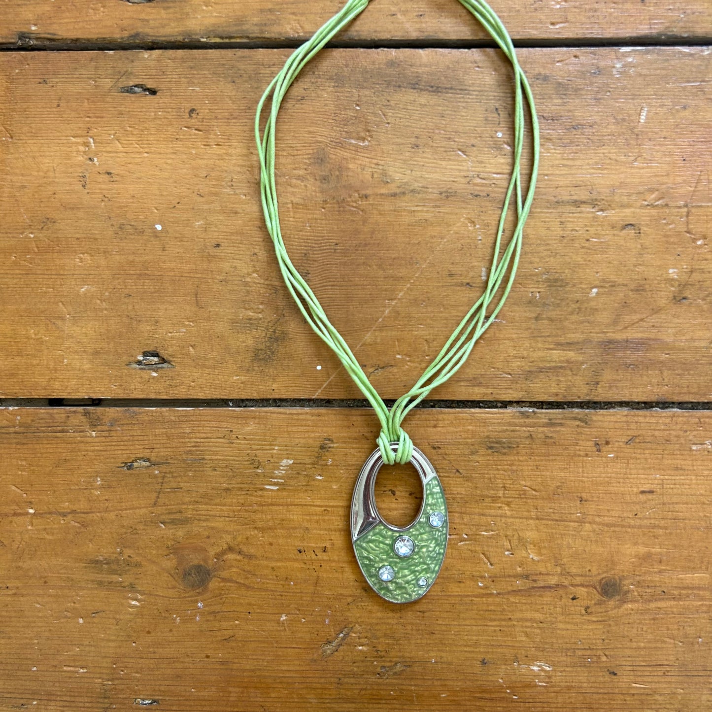 vintage 00s green pendant necklace
