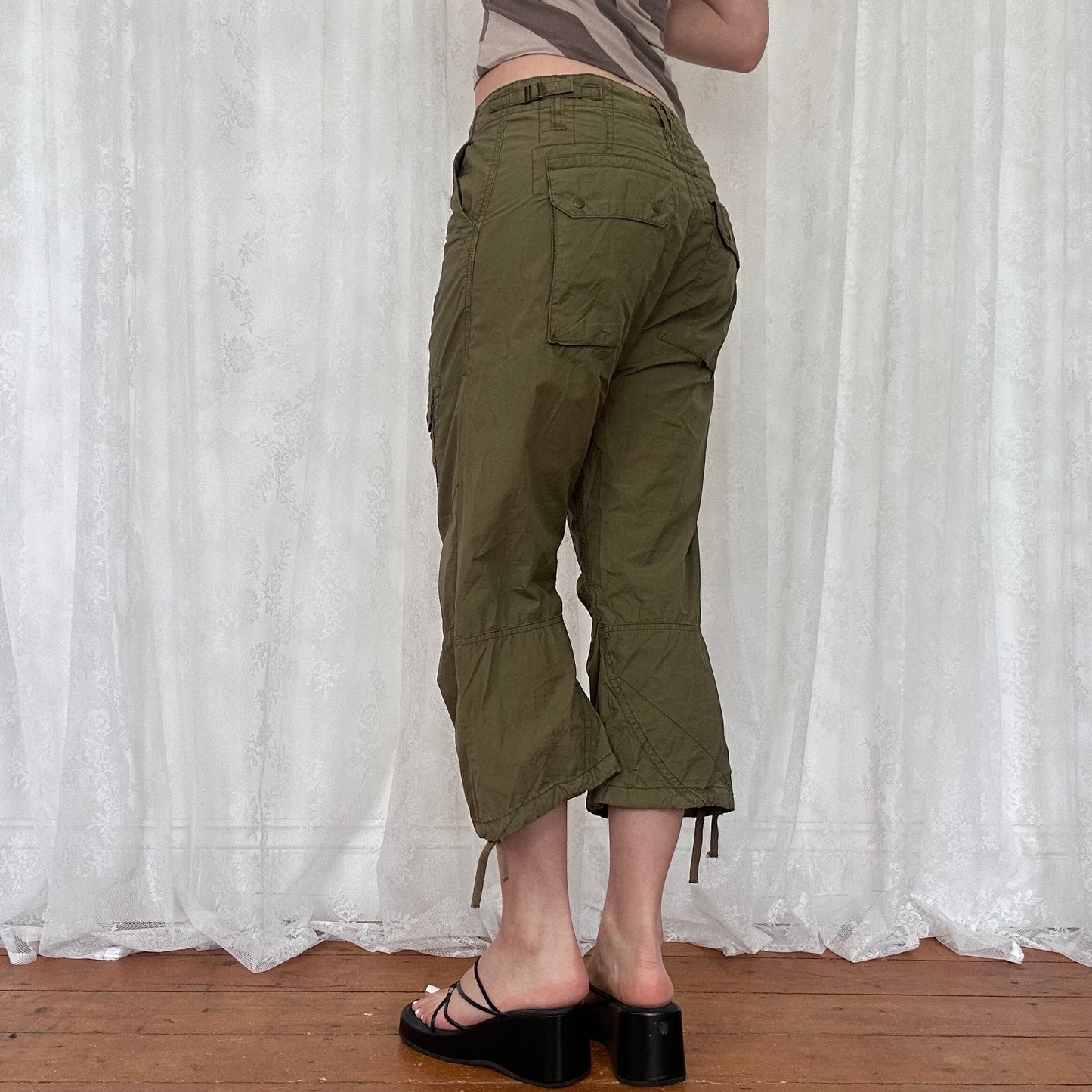 vintage 00s khaki cargo capris pants
