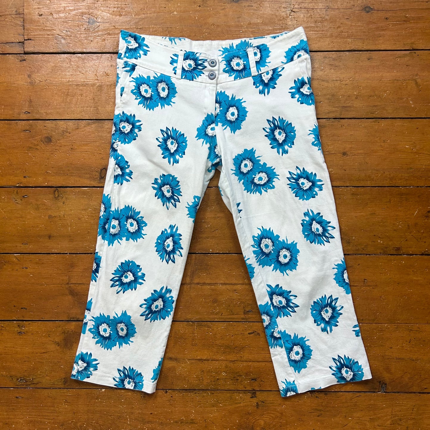 vintage 00s white and blue floral capri pants