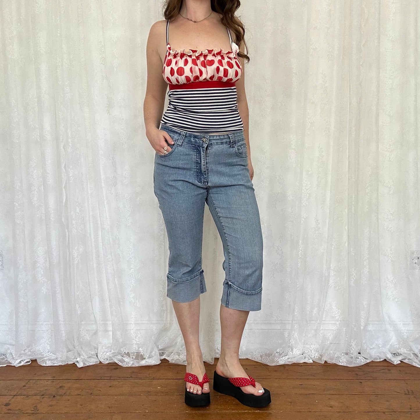 vintage 00s light wash denim turn up capris