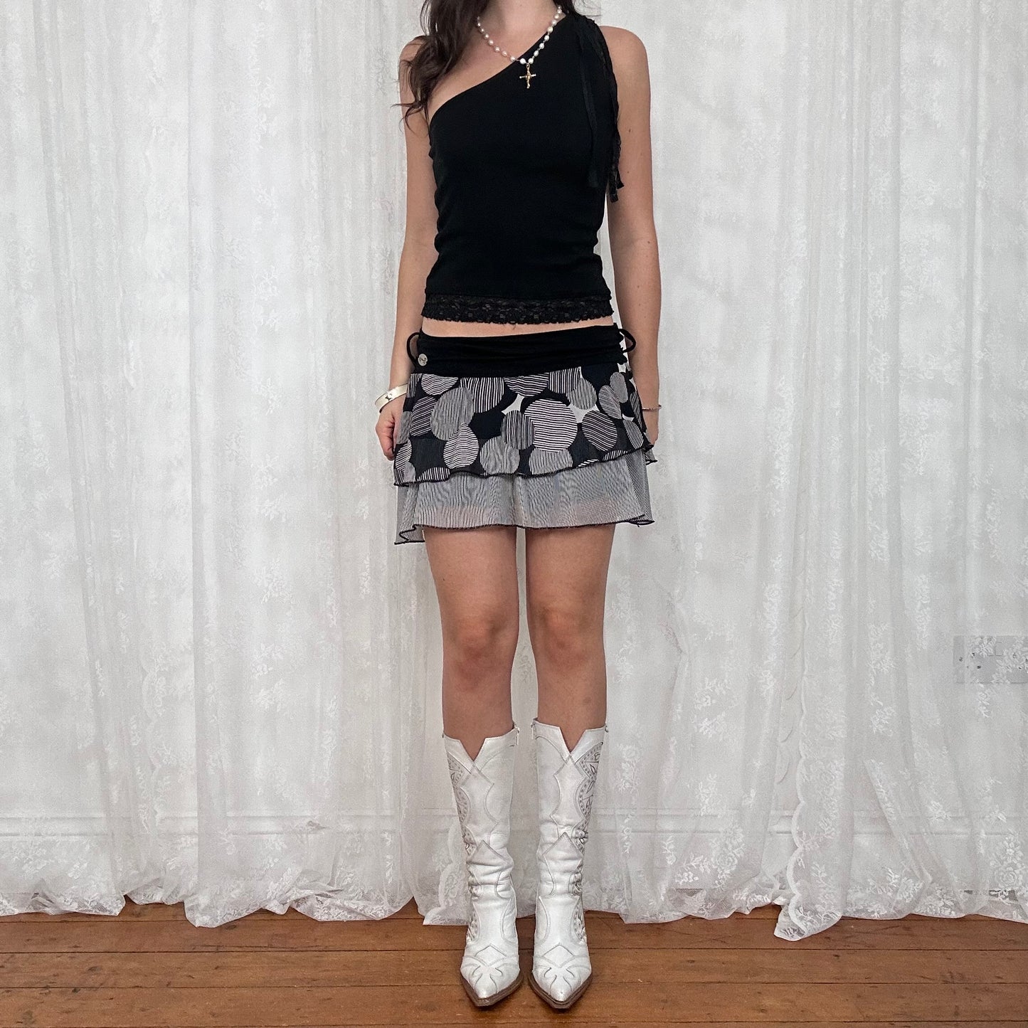 vintage 00s black and white mini skirt