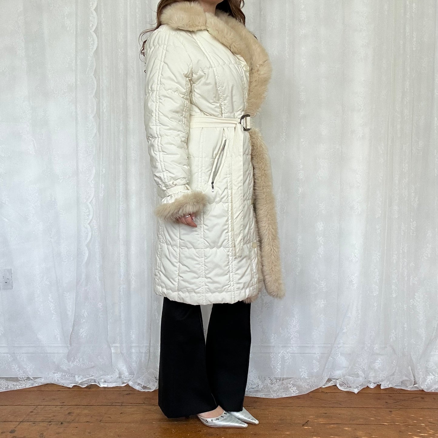 vintage 00s white long fur trim puffer jacket