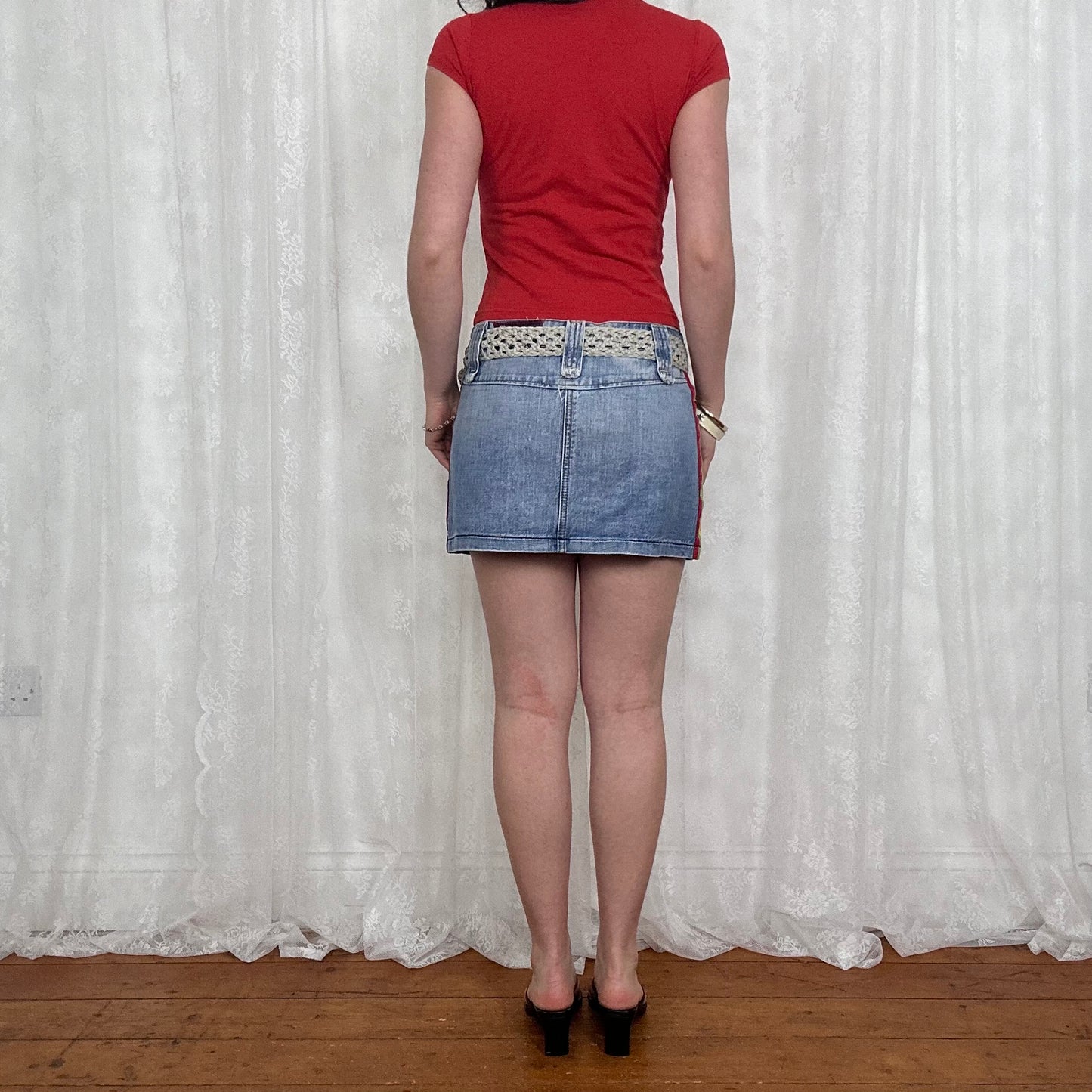 vintage 00s red lips graphic baby tee