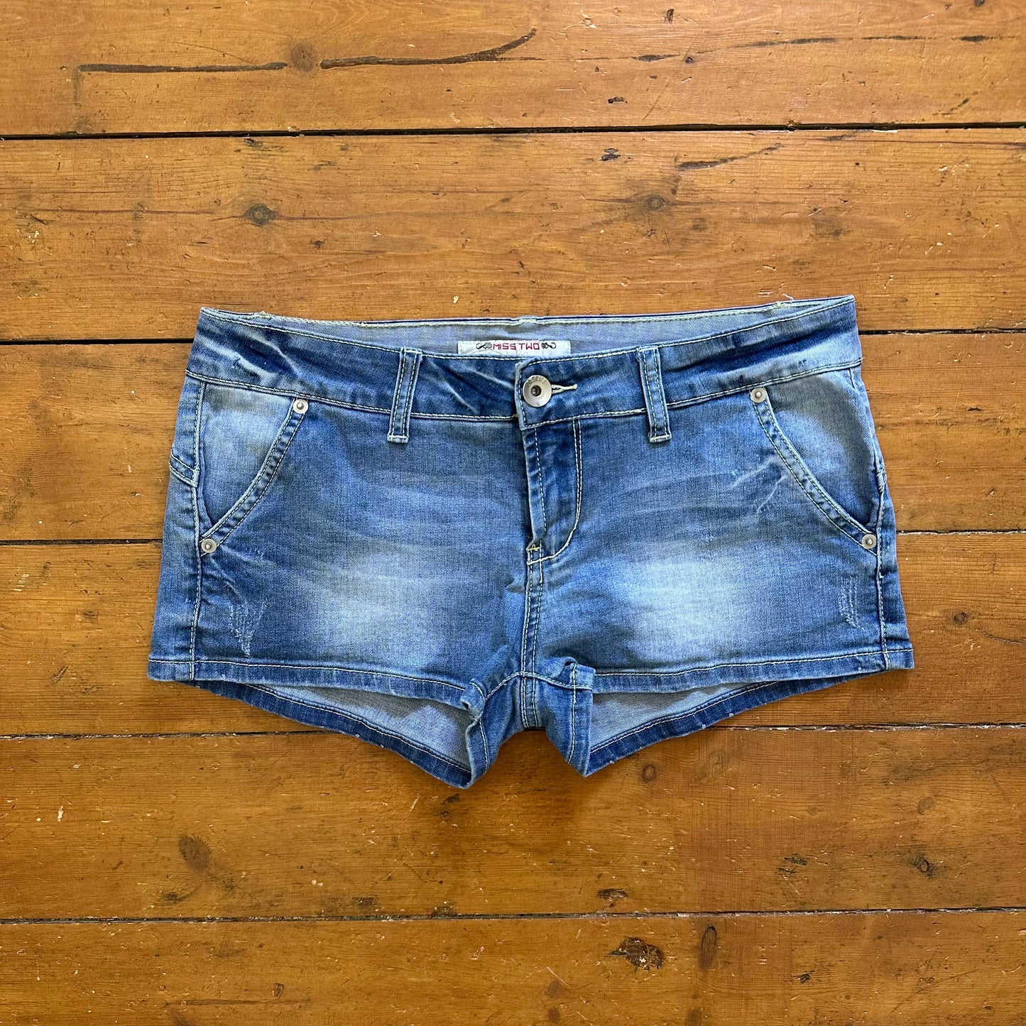 vintage 00s mid wash denim shorts