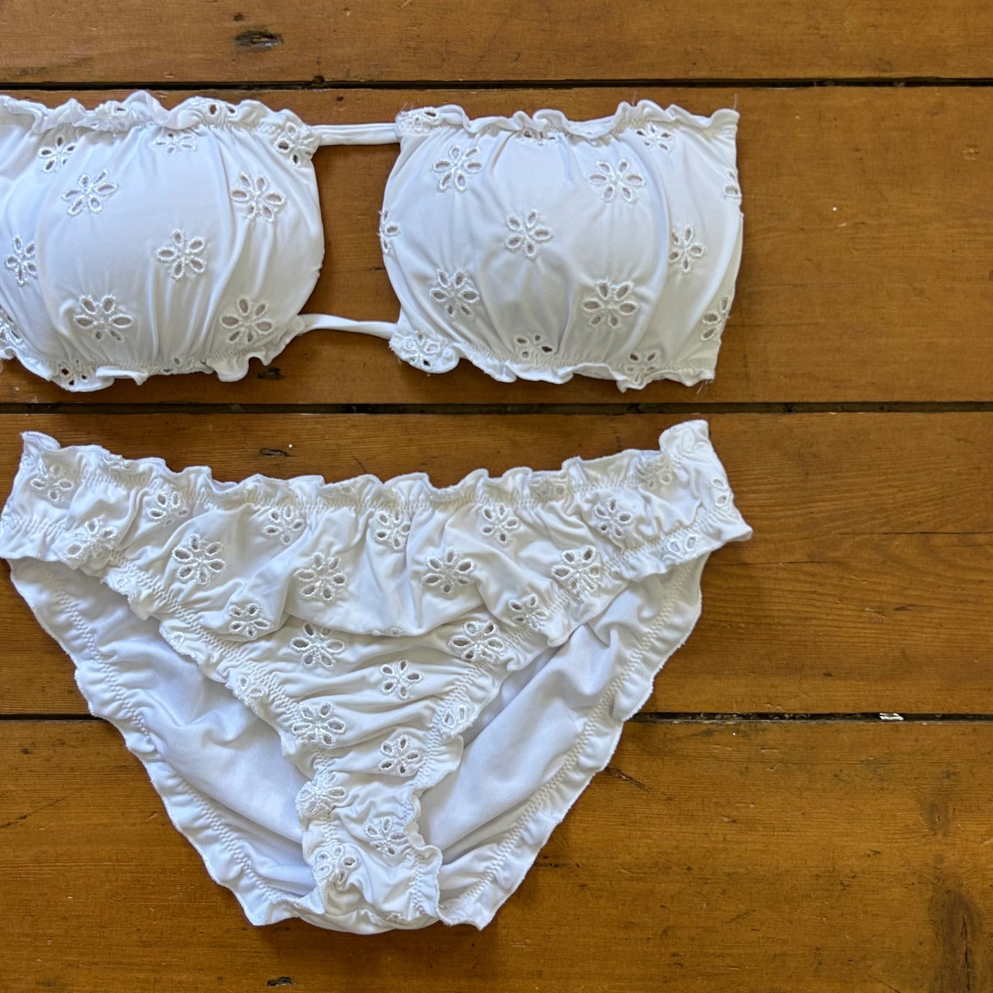 vintage 00s white broderie bandeau bikini