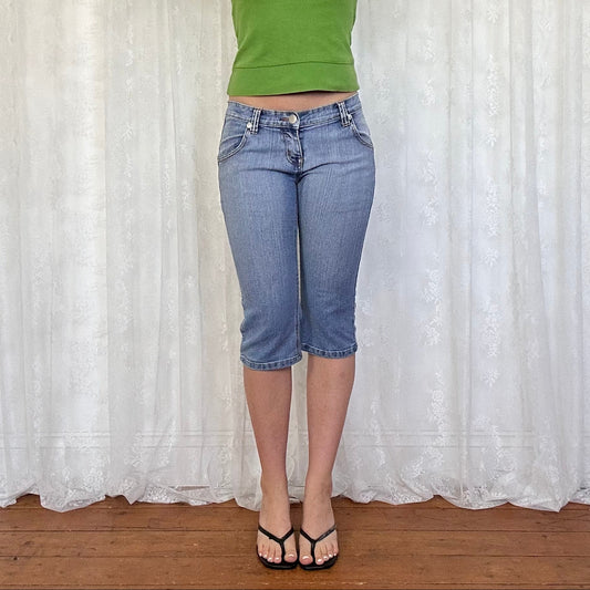 vintage 00s light wash fitted denim capris