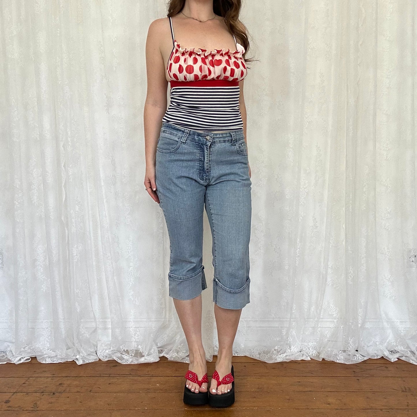 vintage 00s light wash denim turn up capris