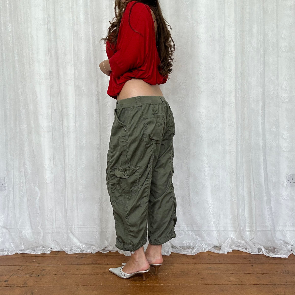 vintage 00s khaki cargo capri pants