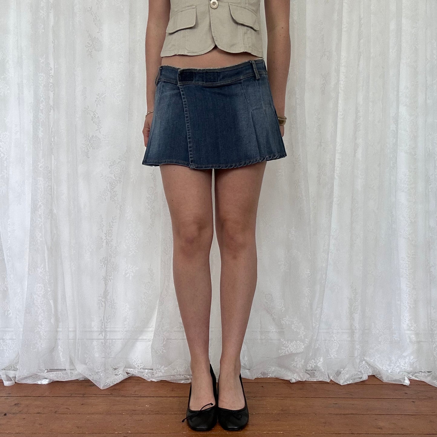 vintage 00s dark wash denim pleated mini skirt