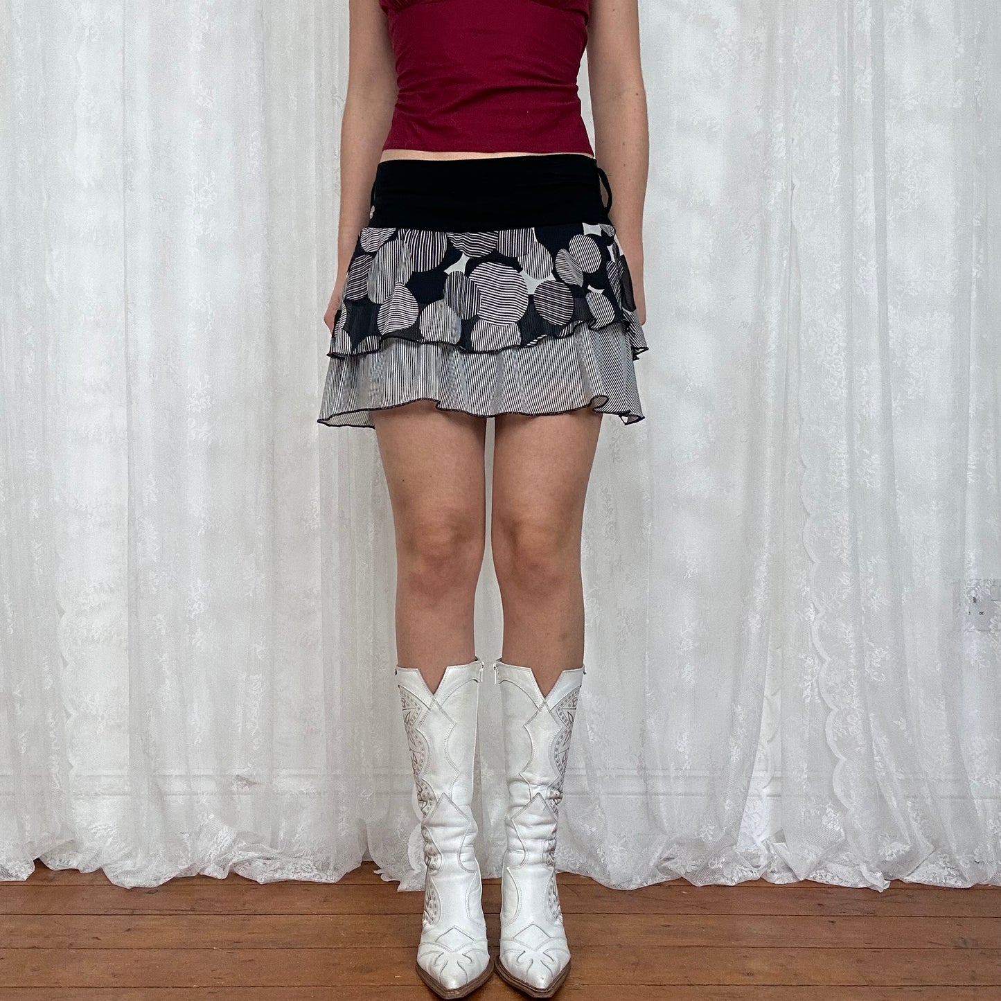 vintage 00s black and white mini skirt