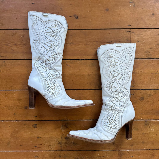 vintage 00s white cut out detail heeled destroy boots