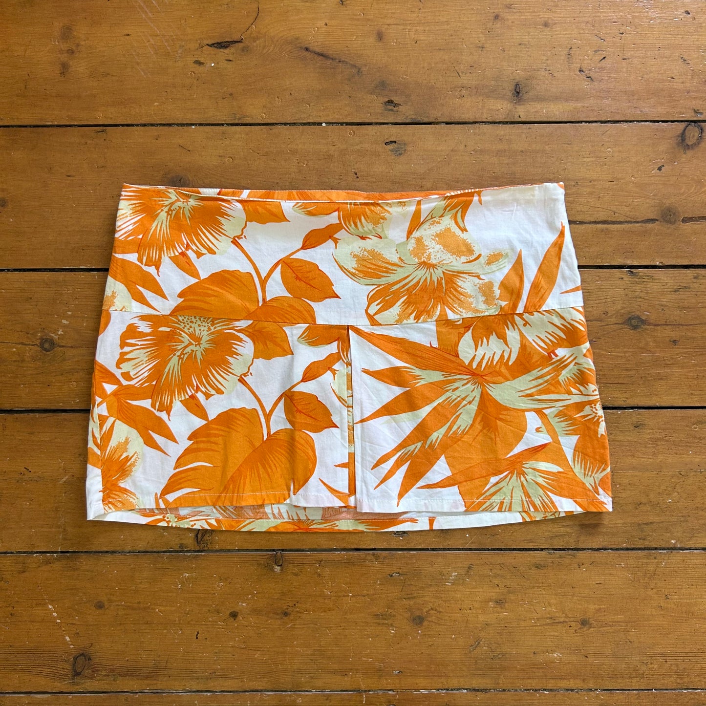 vintage 00s orange hibiscus floral mini skirt