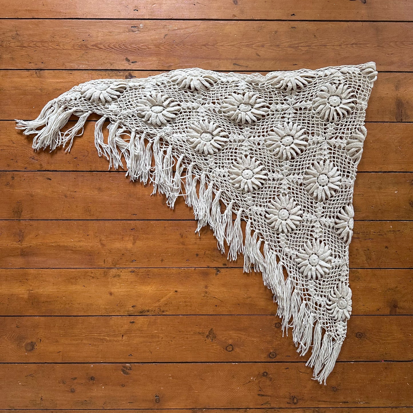vintage 00s beige floral crochet shawl