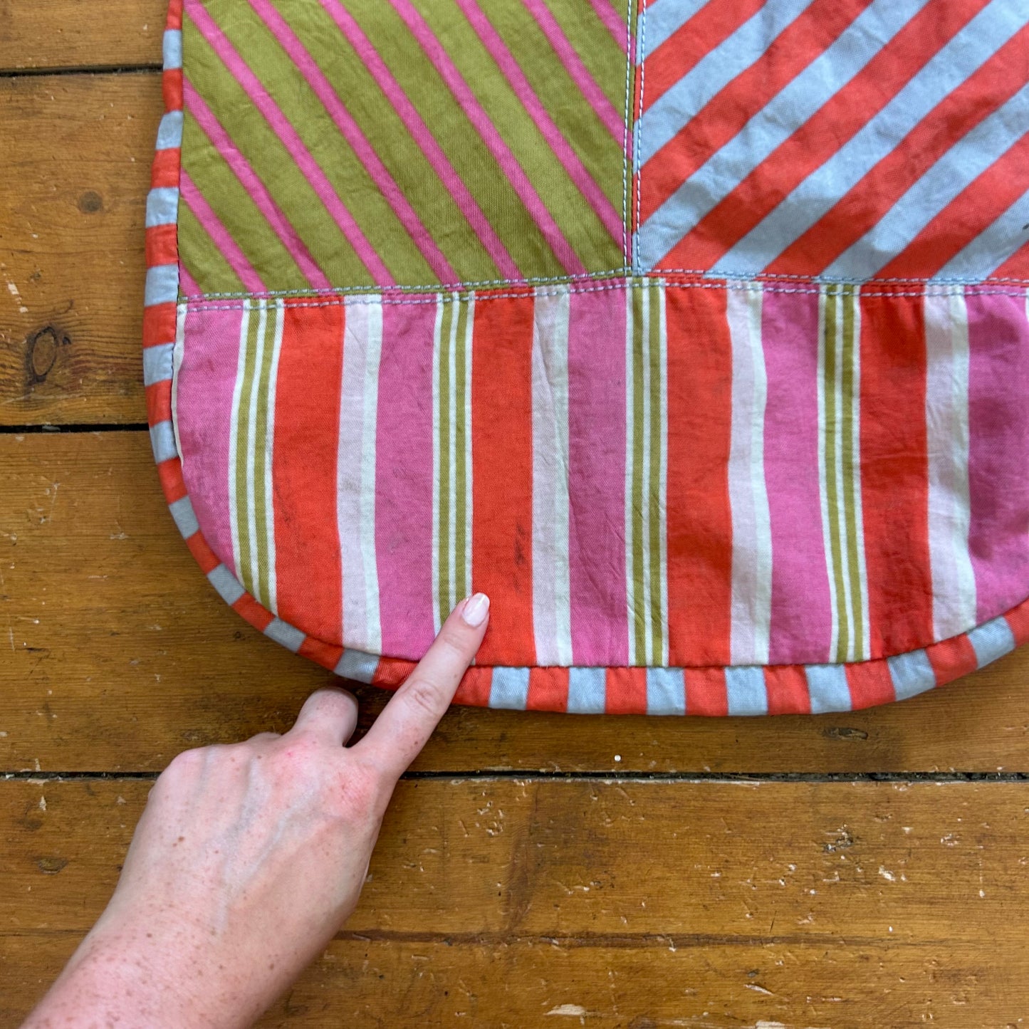 vintage 00s kipling multicolored stripey bag
