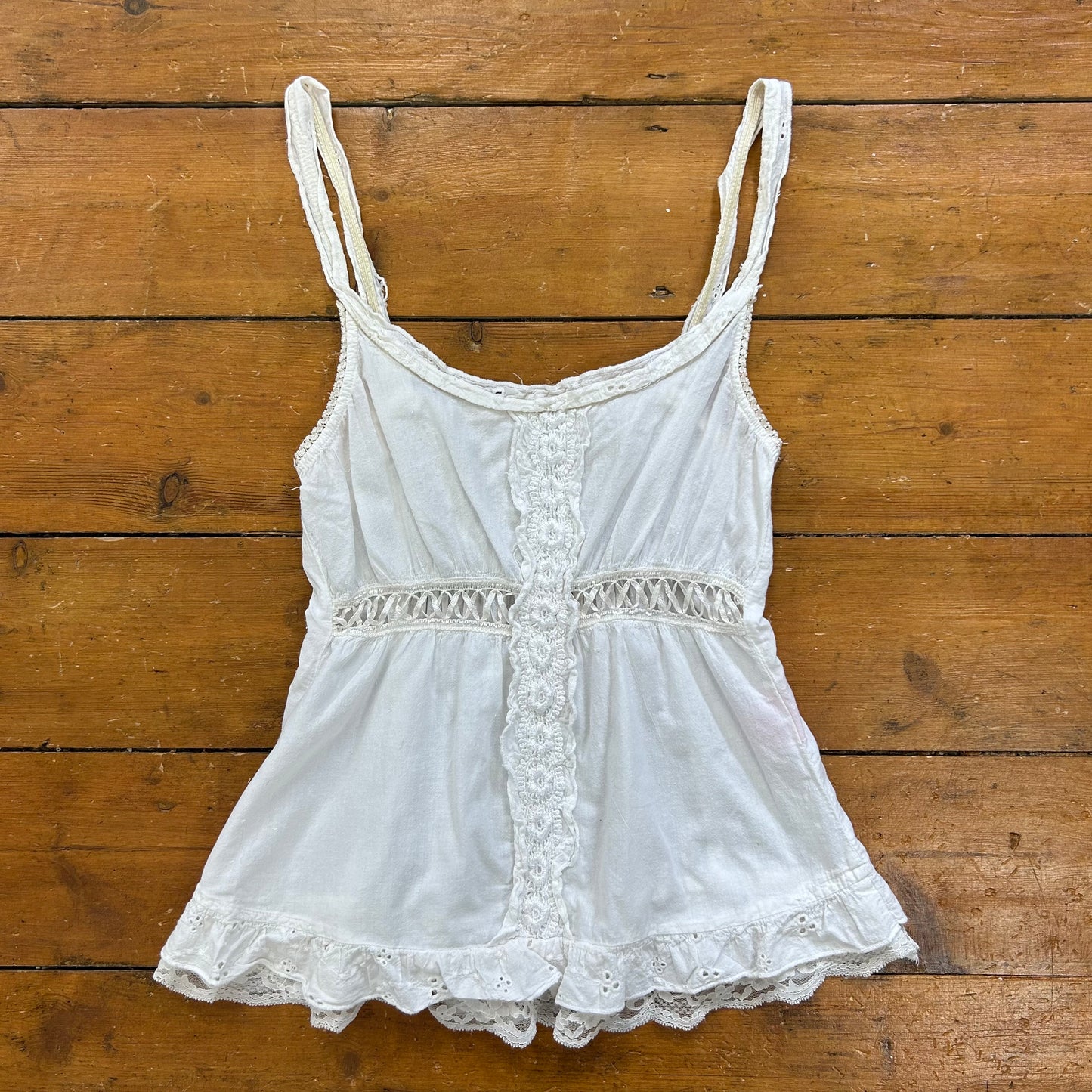vintage 00s white broderie lace trim cami