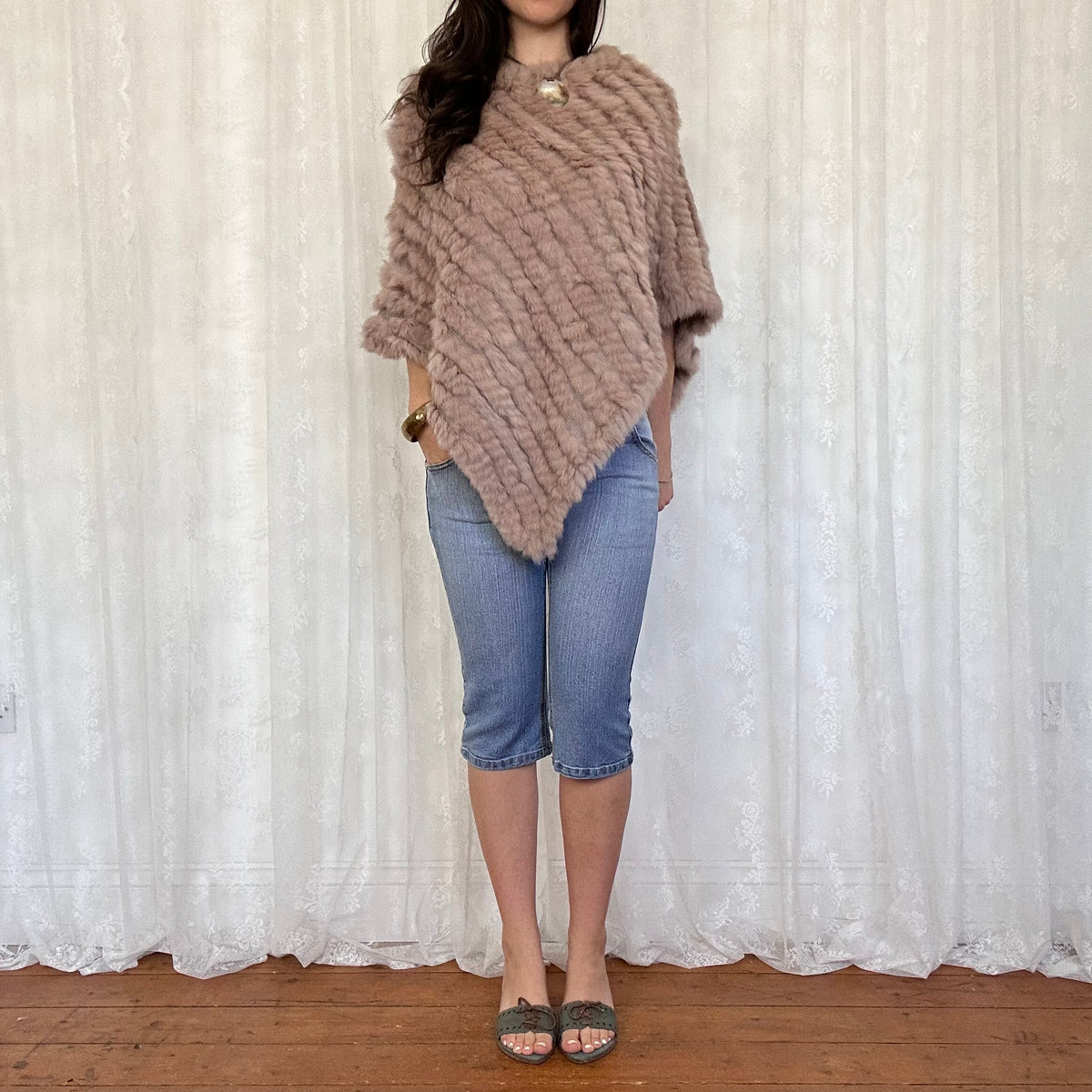 vintage 00s beige faux fur poncho