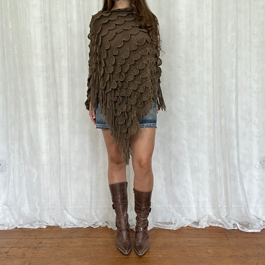 vintage 00s brown fringe knitted poncho