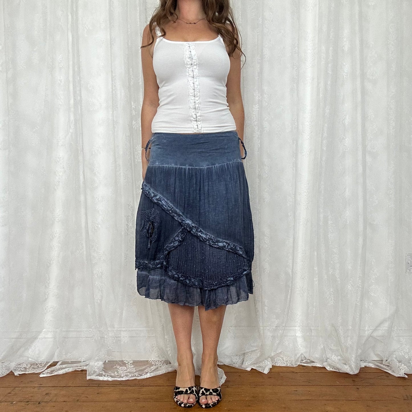 vintage 00s rose bud hook and eye cami top