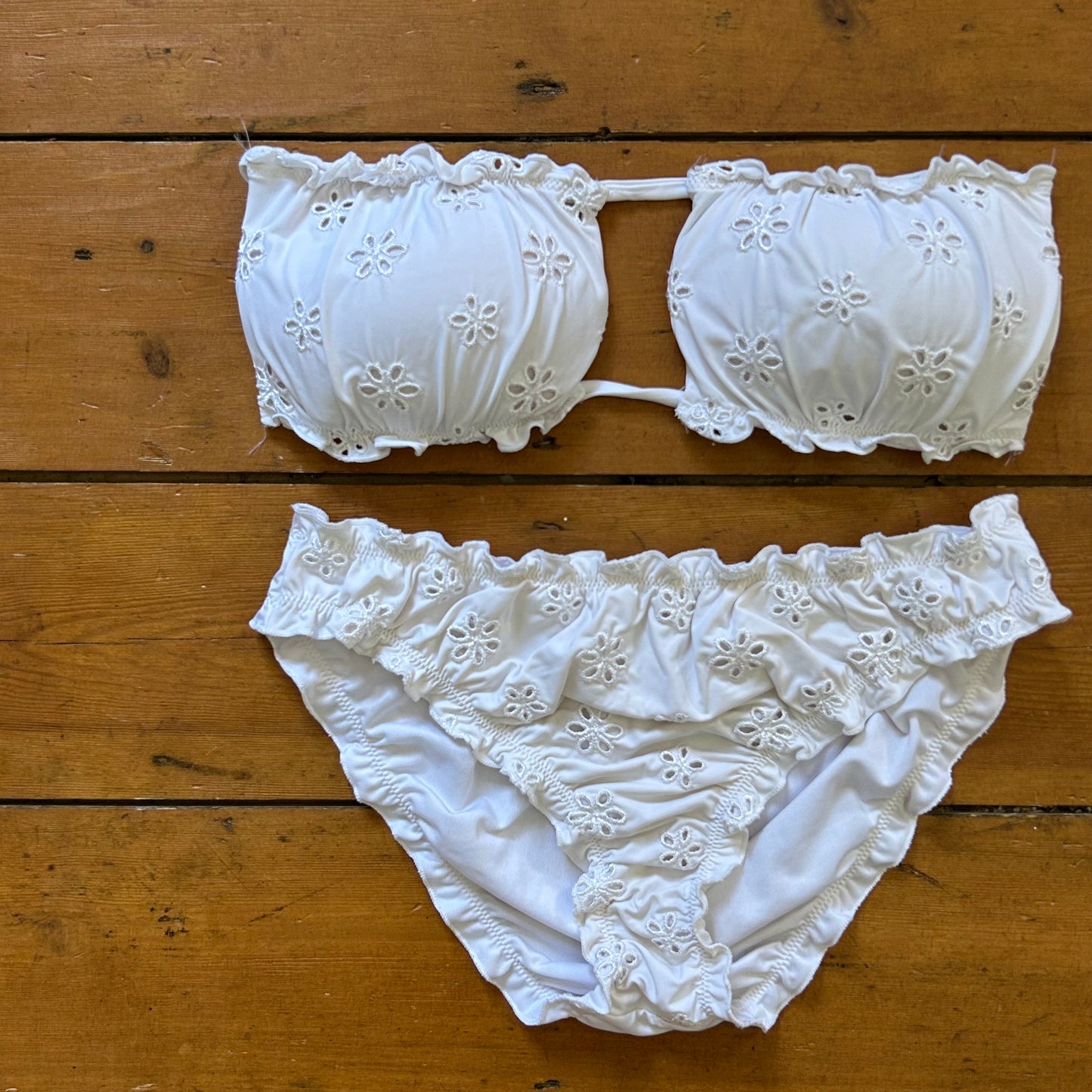 vintage 00s white broderie bandeau bikini