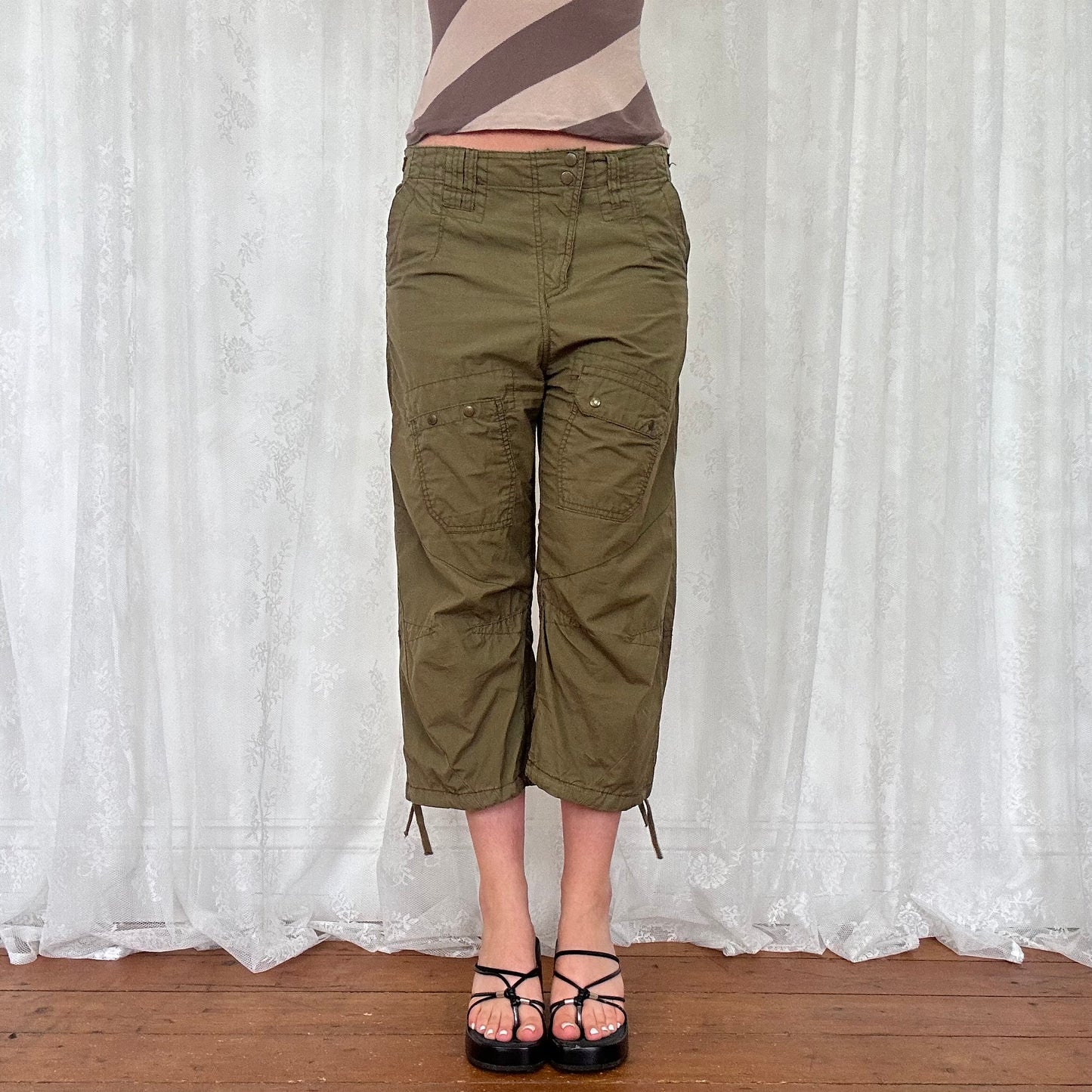 vintage 00s khaki cargo capris pants