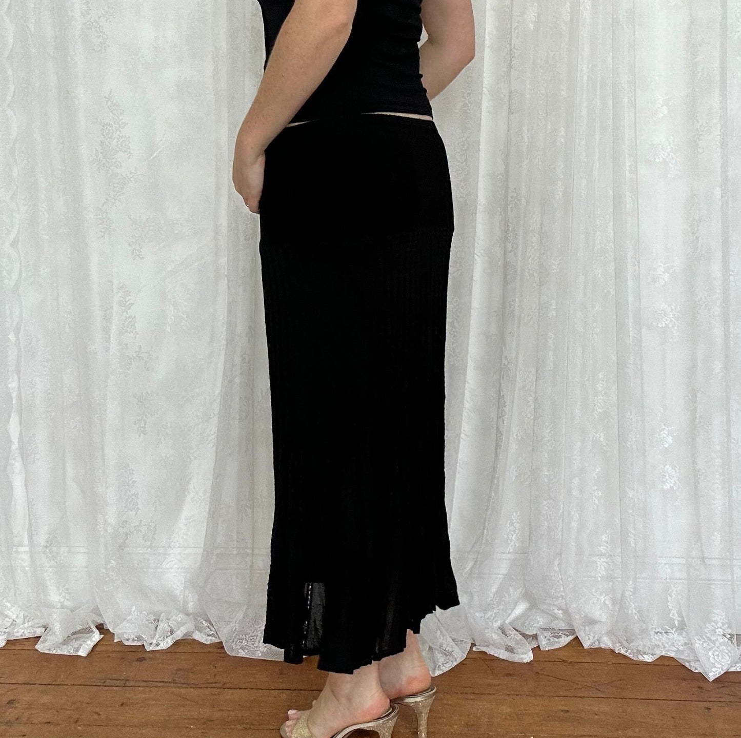 vintage 00s black knitted midi skirt