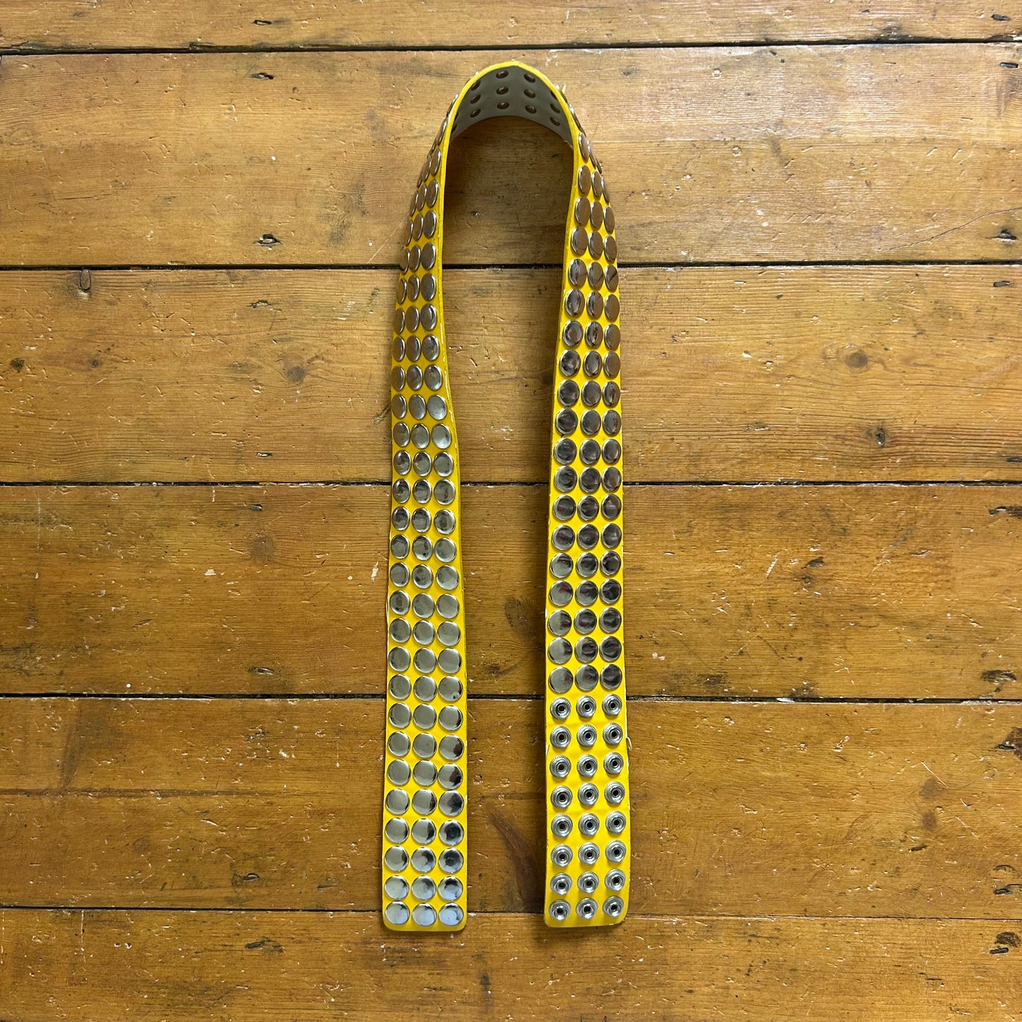 vintage 00s yellow stud belt