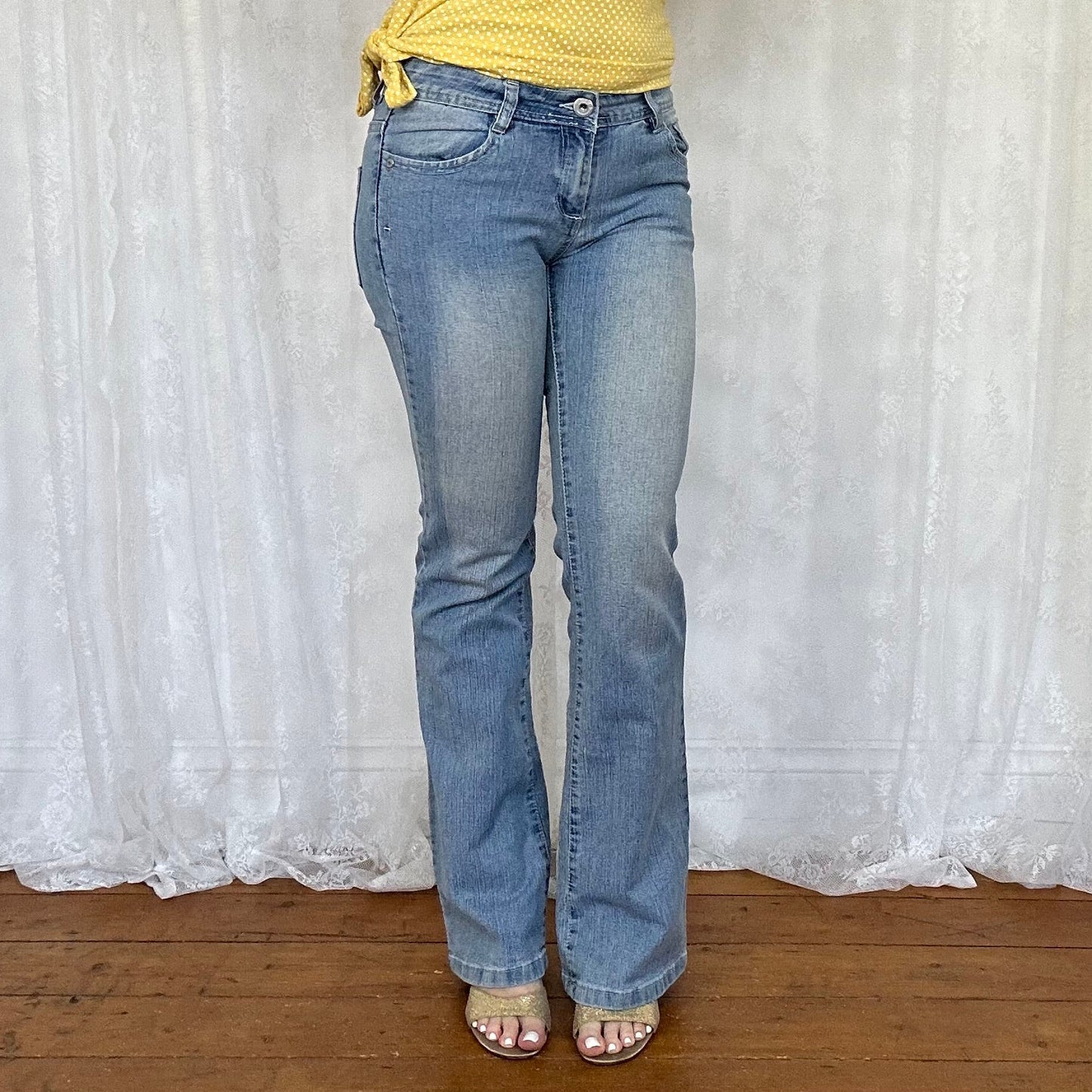 vintage 00s light wash bootleg denim jeans