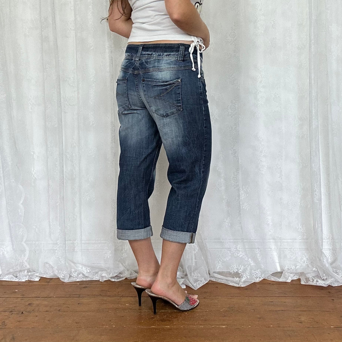 vintage 00s mid wash denim capri pants
