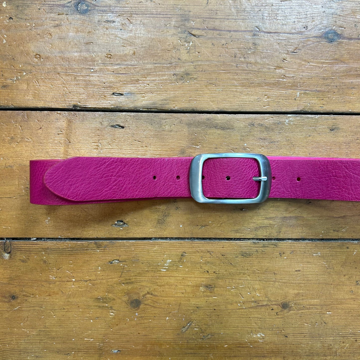 vintage 00s hot pink belt