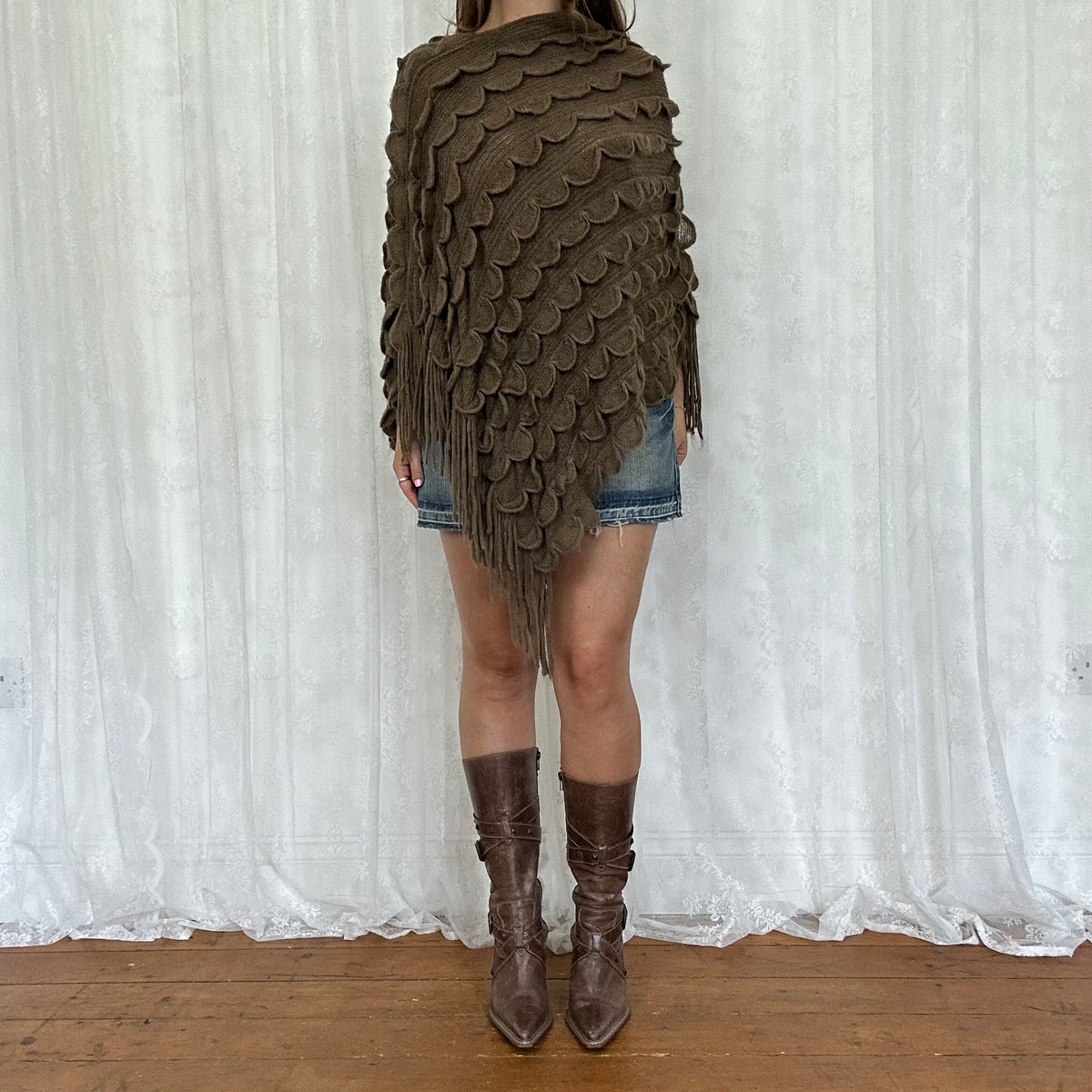 vintage 00s brown fringe knitted poncho