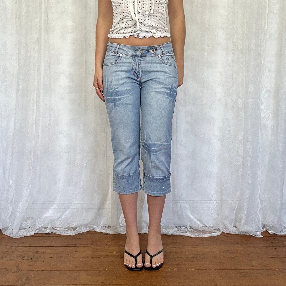 vintage 00s light wash denim capri pants