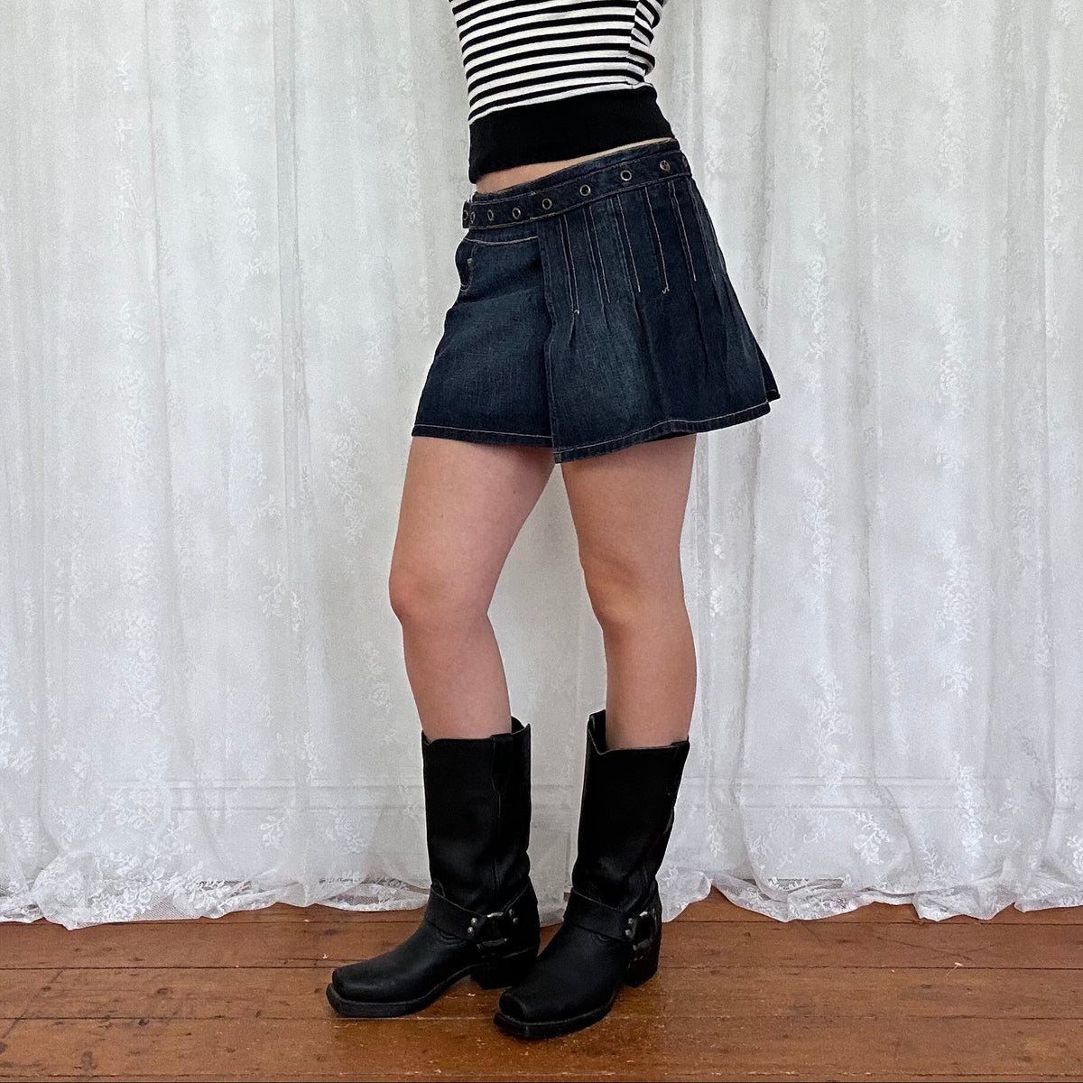 vintage 00s dark wash denim pleated mini skirt