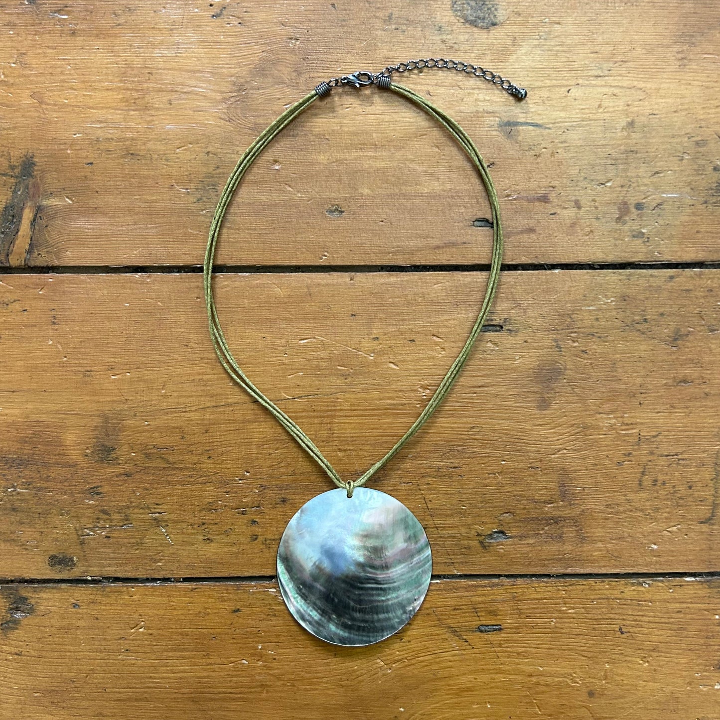 vintage 00s shell string necklace