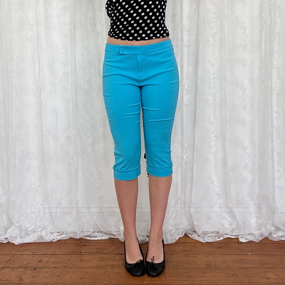 vintage 00s bright blue fitted capri trousers