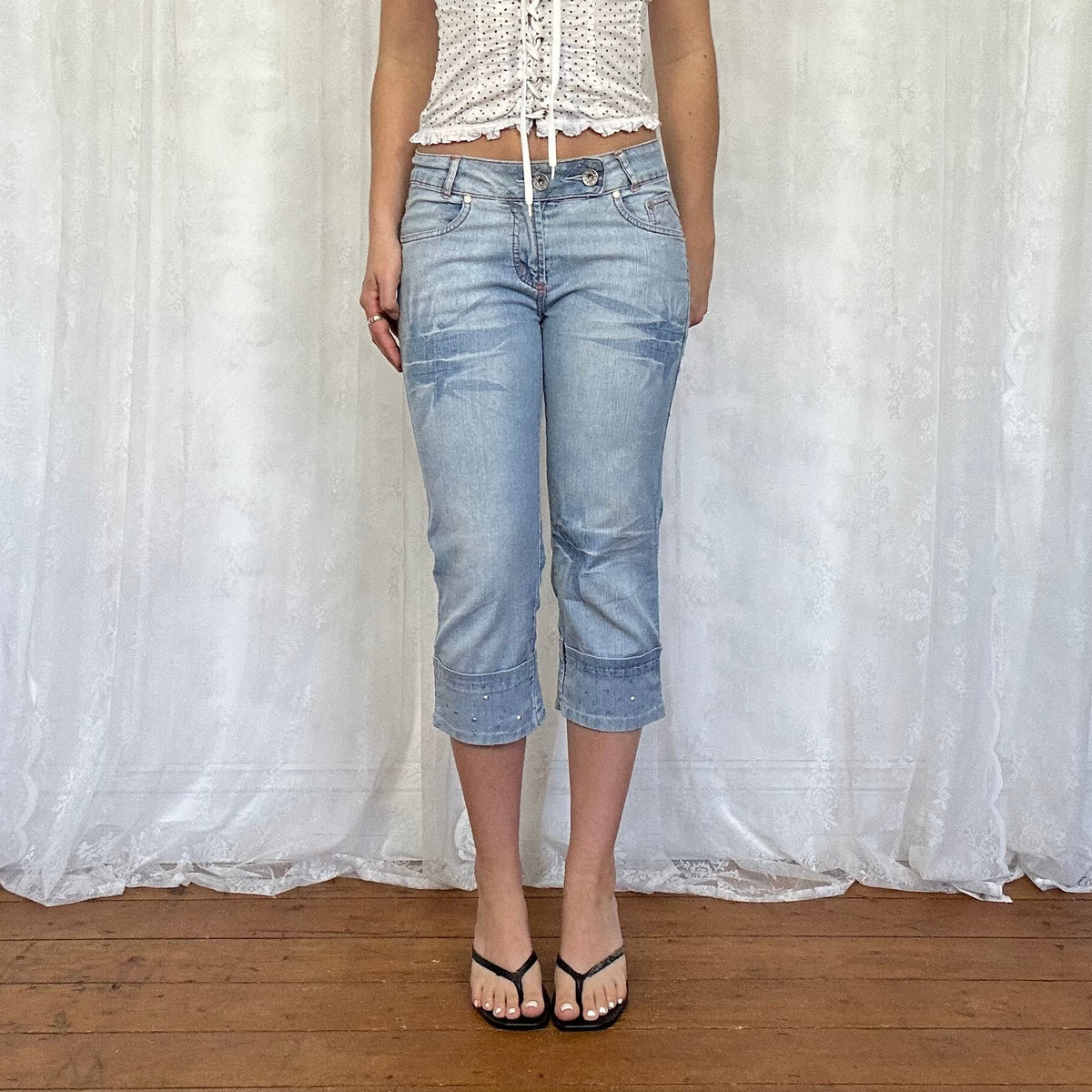 vintage 00s light wash denim capri pants
