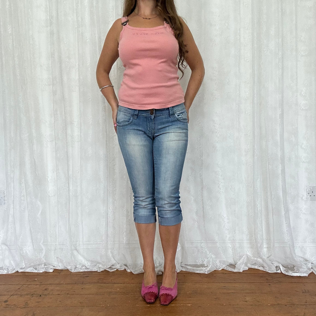 vintage 00s light wash denim capri pants